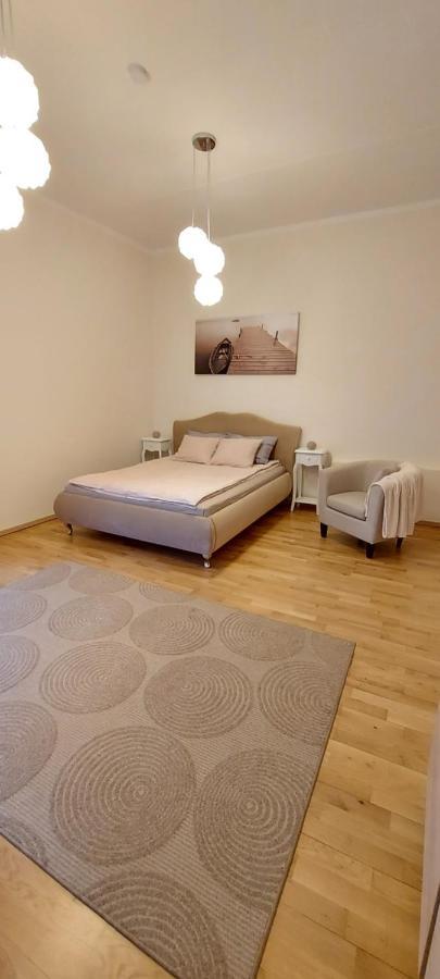 Kuninga 24/2 Old Town Apartments Пярну Екстериор снимка